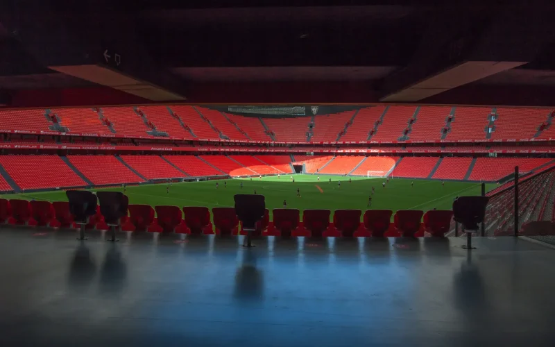 El Athletic renueva con Vueling hasta 2030 y sube su logo a la manga de la camiseta