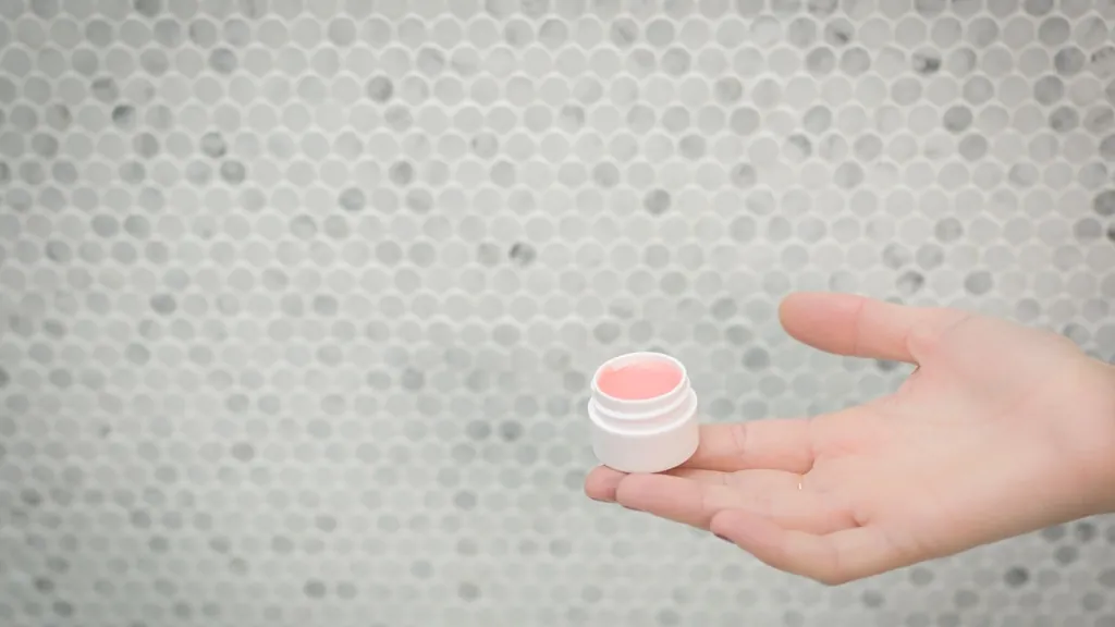 Dior convierte su bálsamo labial en un accesorio para la funda del móvil