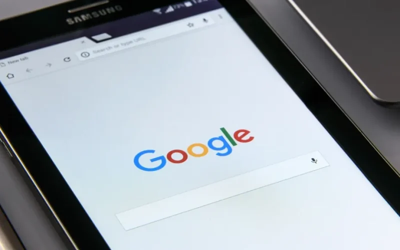 Google añade más enlaces a webs en sus respuestas con IA