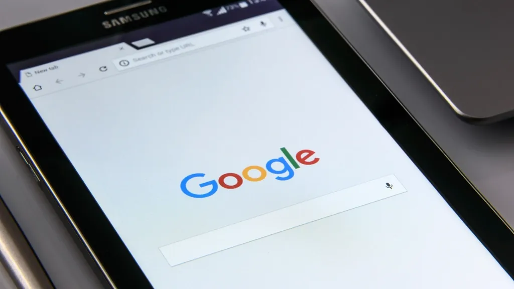 Google añade más enlaces a webs en sus respuestas con IA