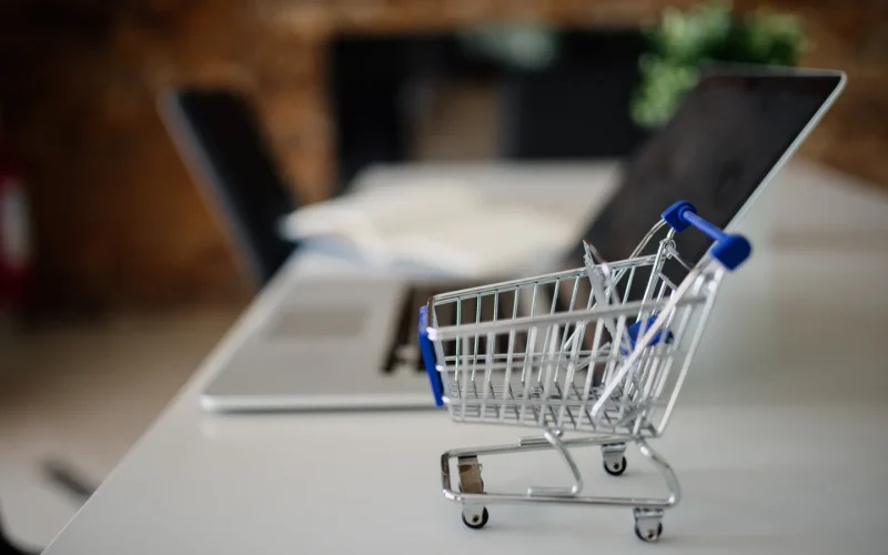 Google lanza en EE. UU. un carrito universal para comprar en varias tiendas desde el buscador y Gemini