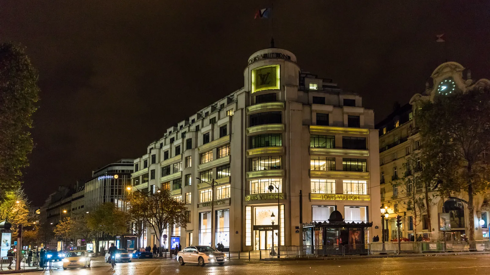 LVMH apenas crece un 1 % en el tercer trimestre y su moda y marroquinería caen un 5 %